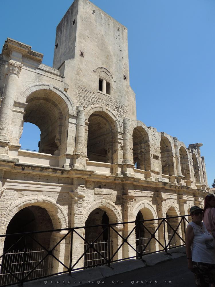 2022 07 UN AIR DE VACANCES 16 DU COTE D ARLES (48).JPG -           